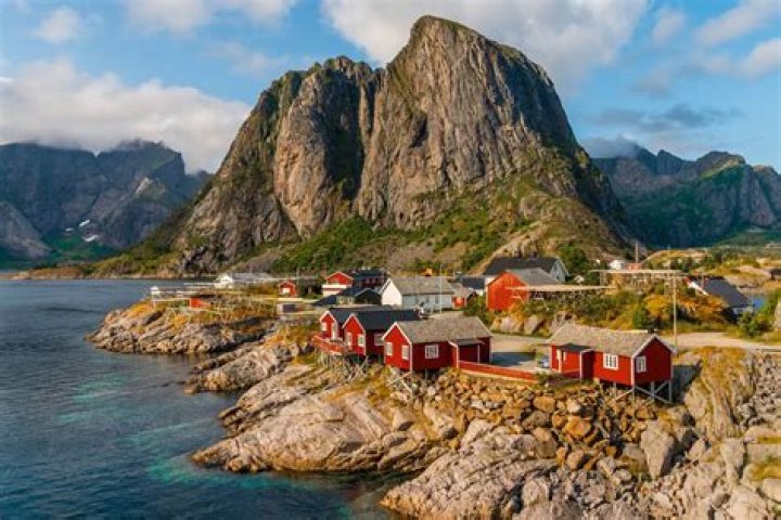 Can foreigner buy property in Norway?