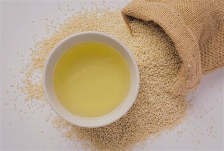 Can you eat raw sesame seeds?