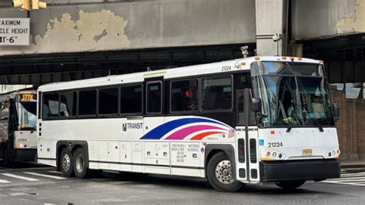 Does NJ Transit bus take cash?