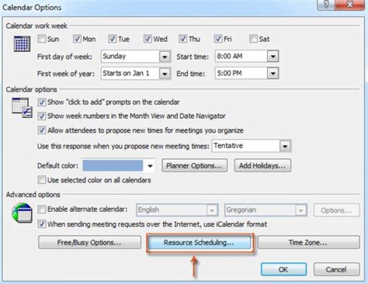 How do I create a resource scheduler in Outlook 2013?