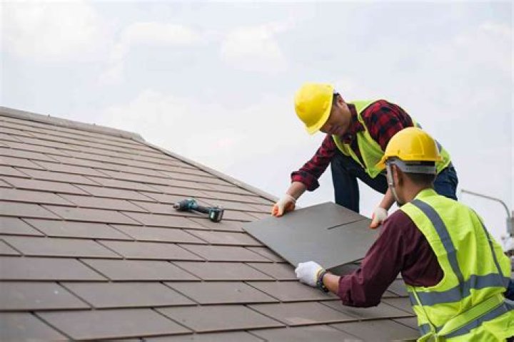 How do I find a reputable roofer?