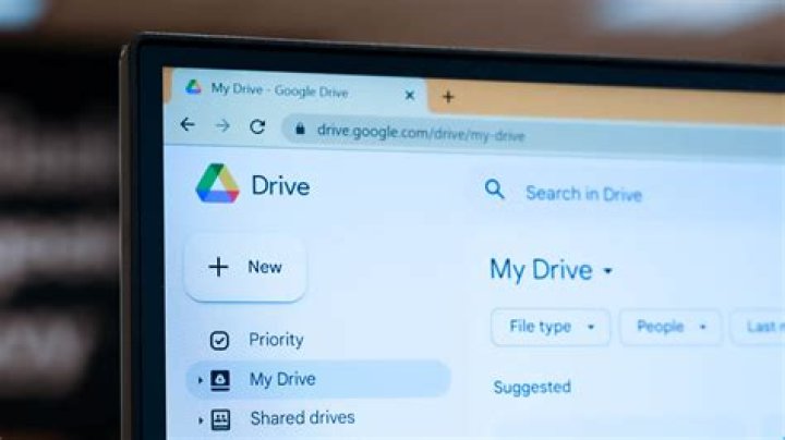 How do I share an HTML file on Google Drive?