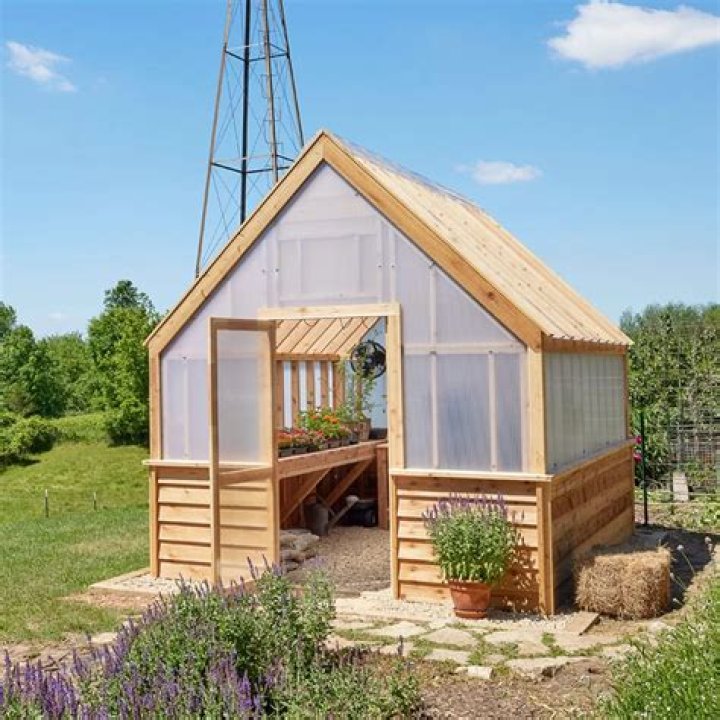 How do you build greenhouse?