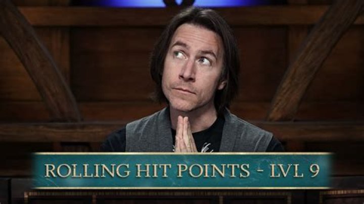 How do you roll hit points in Pathfinder?
