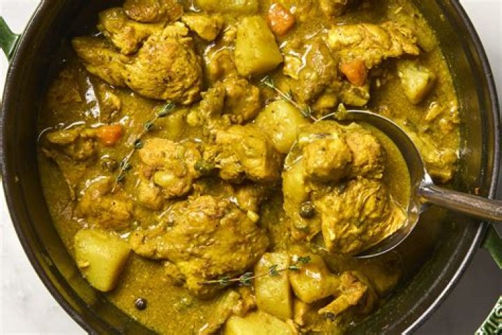 How many calories is Jamaican curry chicken?