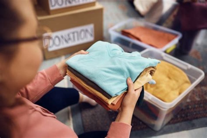 How much can I deduct for donating a bag of clothes?