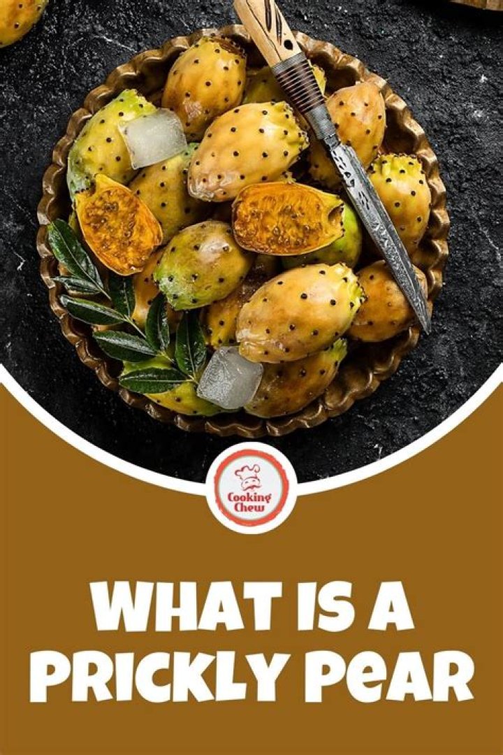 What do prickly pears taste like?