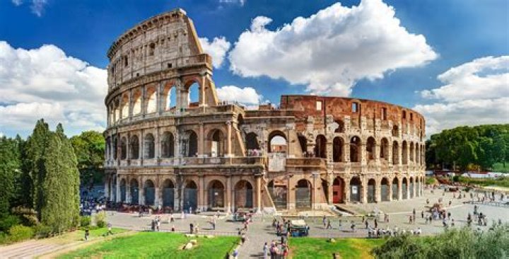 What is the Belvedere Colosseum tour?
