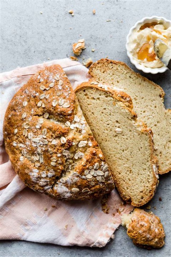 What is the best yeast for baking bread?