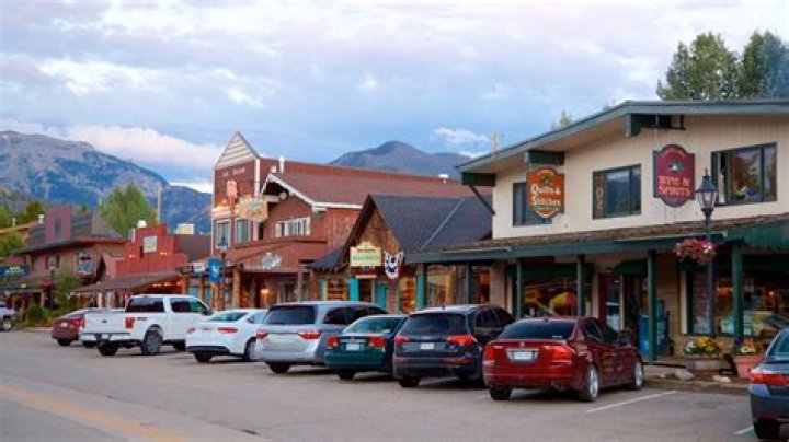 What is there to do in Grand Lake in the winter?