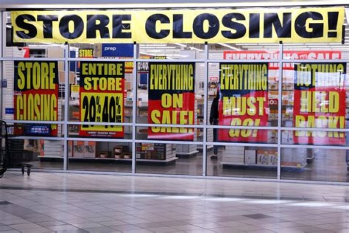 What time do stores usually close?