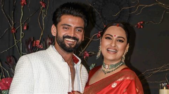 Who is the father of Sonakshi Sinha?
