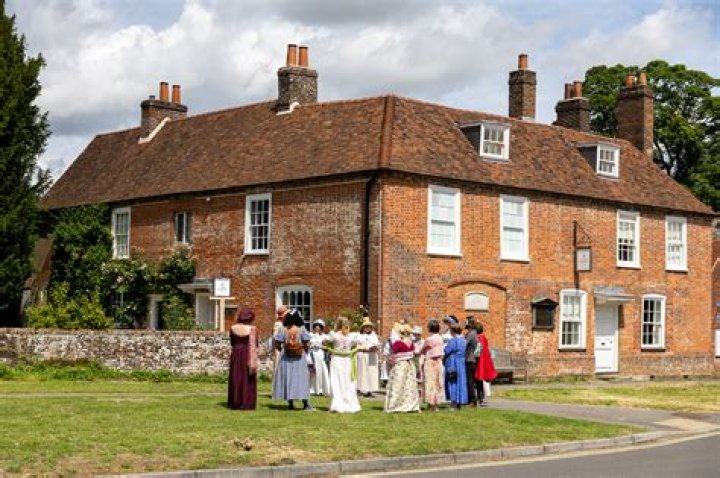 Who owns Chawton House now?
